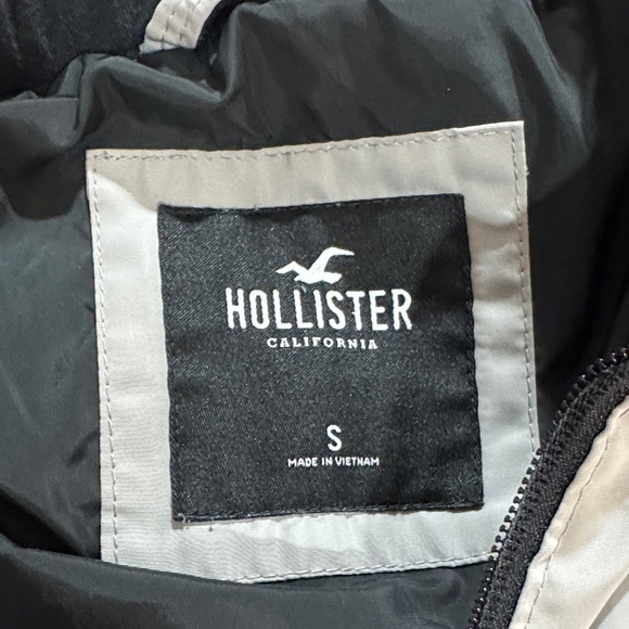 Hollister Gray and Black Hooded Jacket - Picture 2 of 3